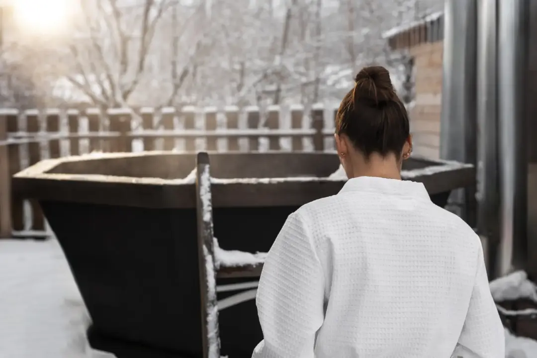 Cold Weather Swim Spa and Hot Tub Use